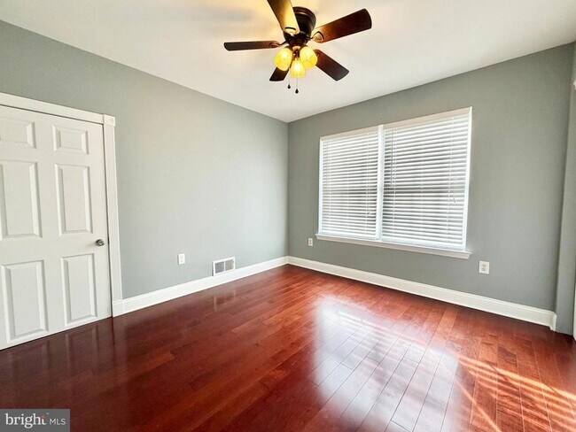 Building Photo - 37 Richards Rd