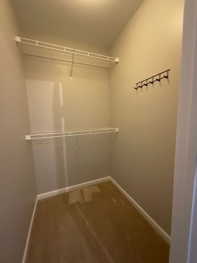 Building Photo - 3 bedroom/2 bath home