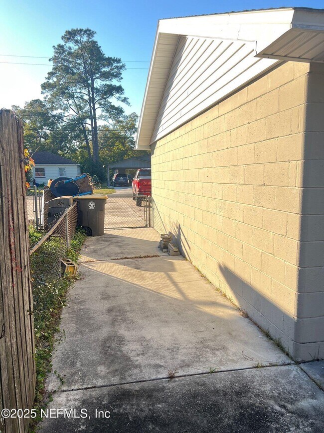 Building Photo - 1359 Stimson St