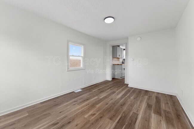 Building Photo - 2008 Pride Ave