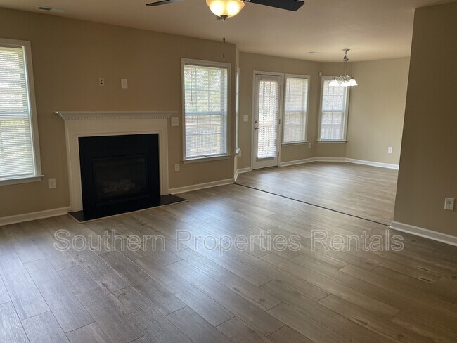 Building Photo - 42 Expedition Dr