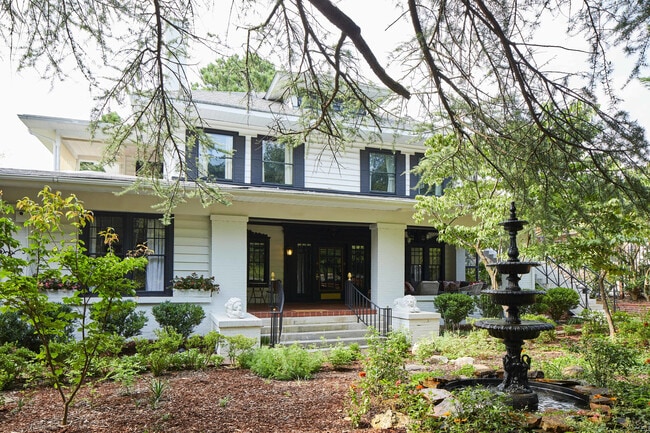 Building Photo - 3308 Cliff Rd