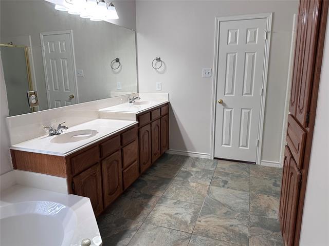 Building Photo - 2514 Chapel Hill Dr