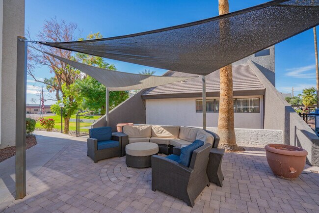 Building Photo - 8570 E McDowell Rd