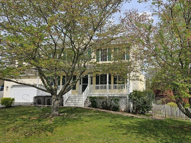 Building Photo - 10 Lockwood Dr