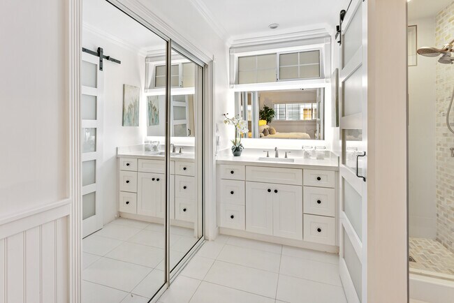 Building Photo - 7726 W 79th St