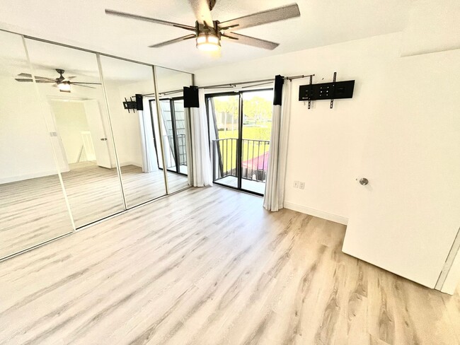 Building Photo - Beautiful Townhome in West Palm Beach!