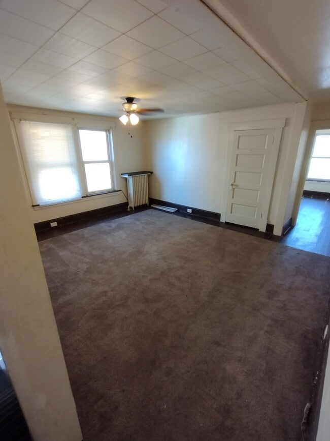 Building Photo - 343 Linden Ave