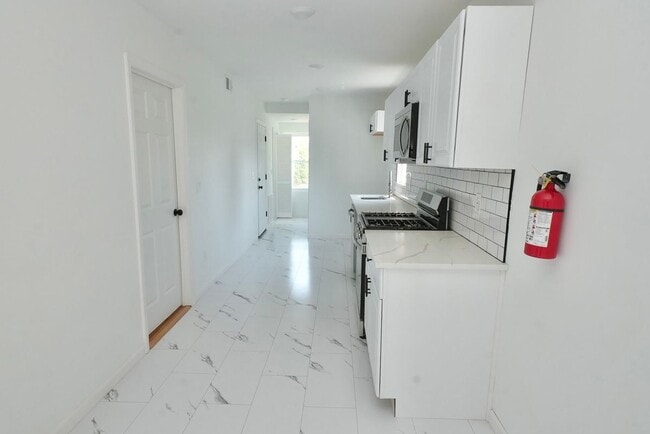 Building Photo - 264 Greylock Pkwy