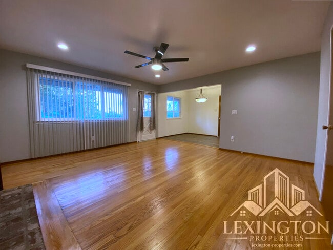 Building Photo - Charming, Orangevale Home with Spacious Yard! – 3BD/2BA