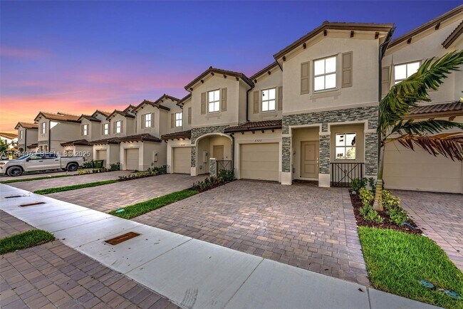 Building Photo - 2522 SE 27th Dr