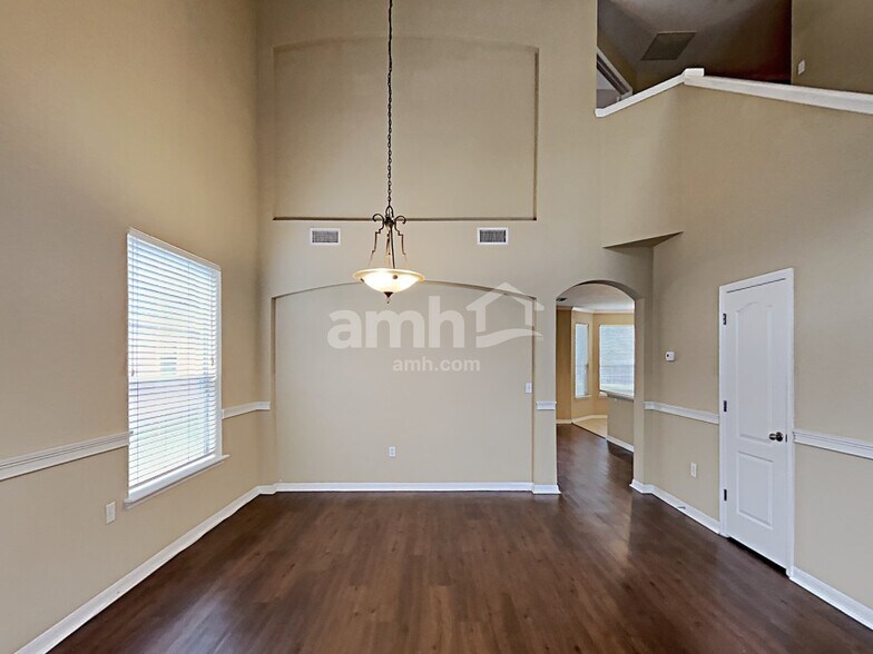 Building Photo - 13145 Tom Morris Dr