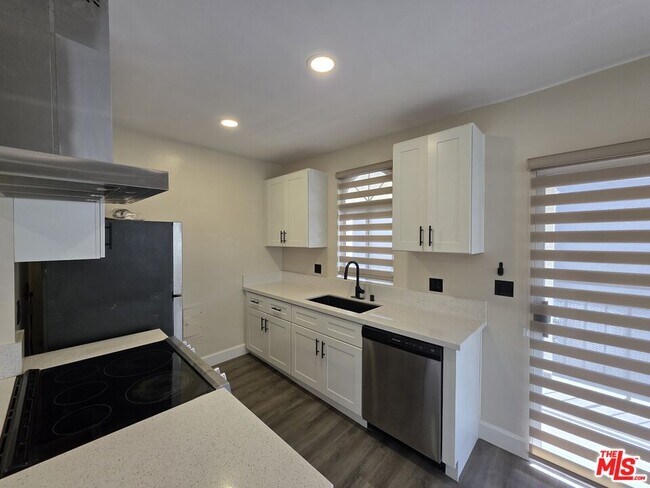 Building Photo - 2228 20th St