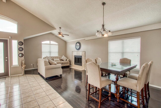 Building Photo - 12561 Paseo Alegre Dr