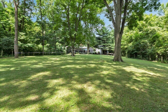 Building Photo - 7093 S Section Line Rd