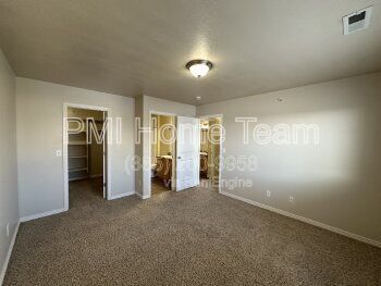 Building Photo - 2510 Charleston Ave