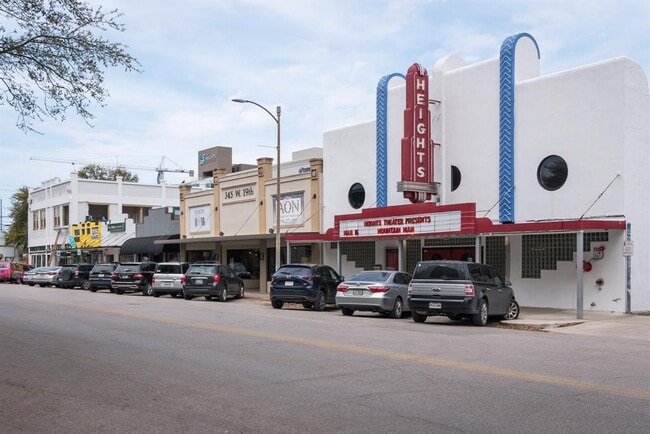 Building Photo - 1026 E 26th St