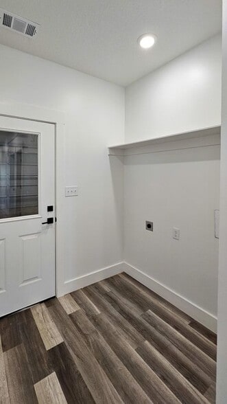 Building Photo - 4009 Stoke Dr