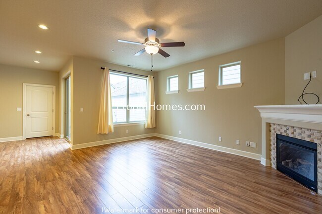 Building Photo - Beautiful Open Concept Four Bedroom Plus Office/Den in Villebois!