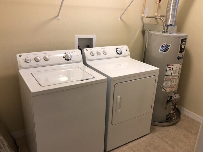 Building Photo - Beautiful Renovated 3/2.5 Located In Independence