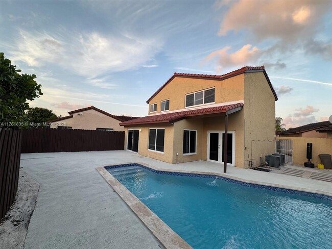 Building Photo - 1096 SW 134th Ct