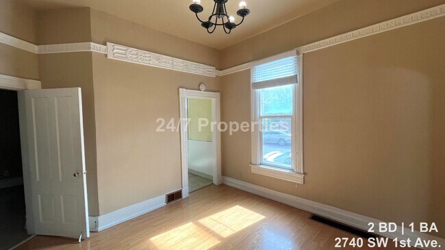 Building Photo - Classic 2 BD | 1 BA Home Near OHSU!