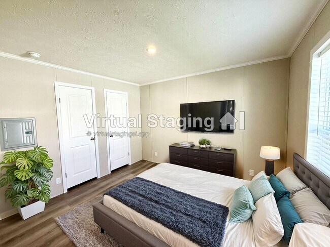 Building Photo - 9356 River Dr