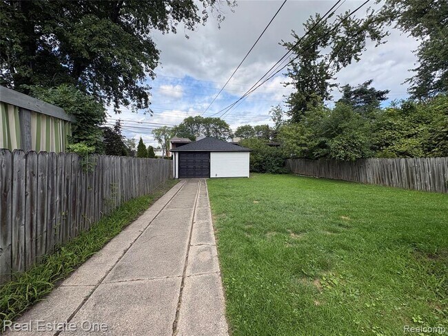 Building Photo - 16228 Kirkshire Ave