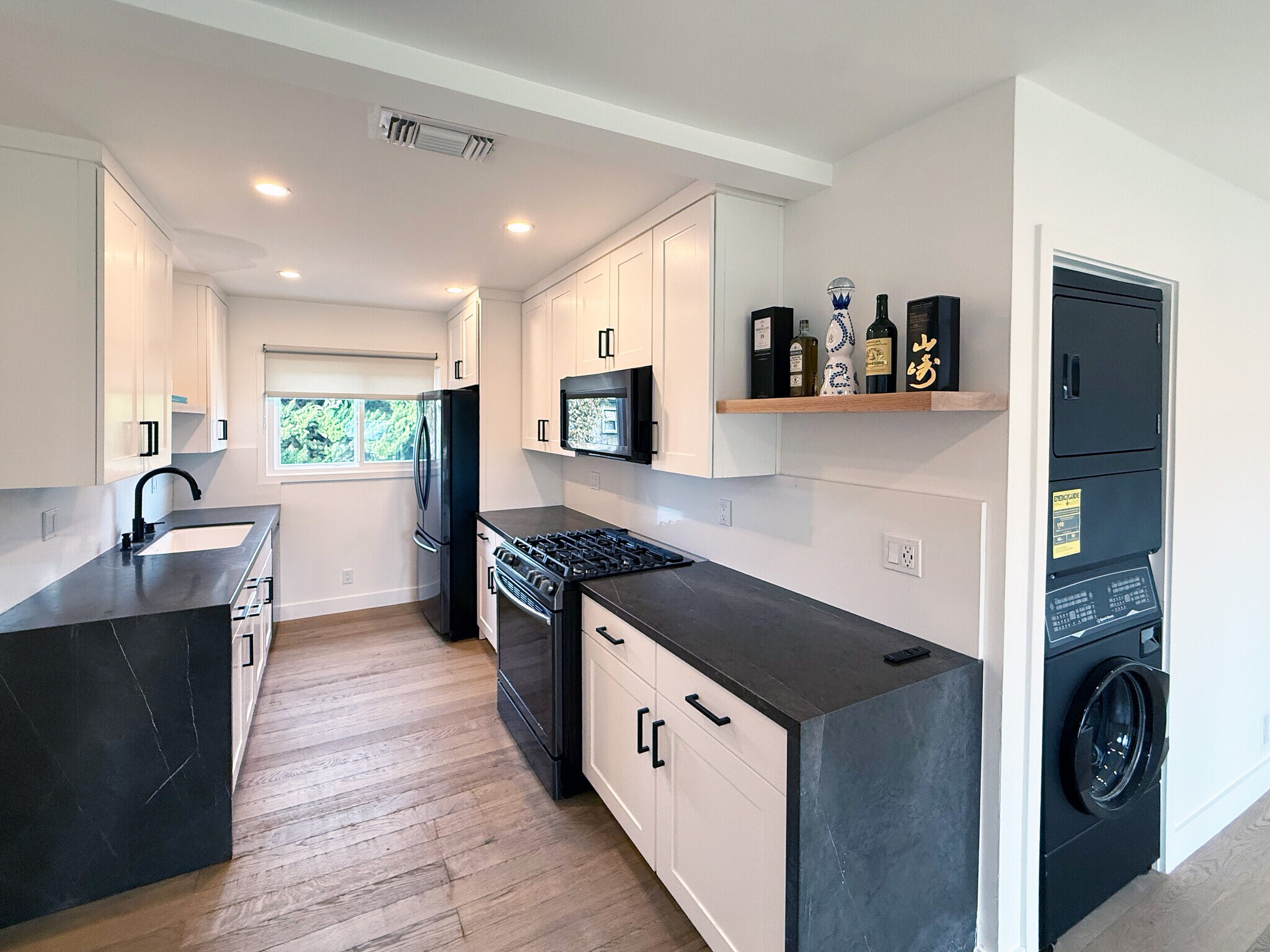 Building Photo - 1756 Franklin St