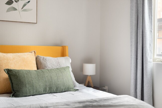 Building Photo - 1607 NW Davis St