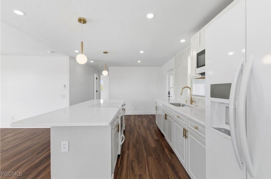 Building Photo - 13670 Dowitcher Dr