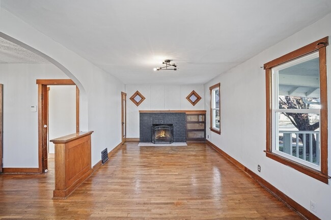 Building Photo - 2201 SW 8th St