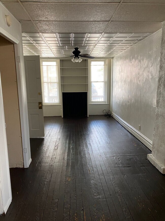 Building Photo - 331 Garfield St