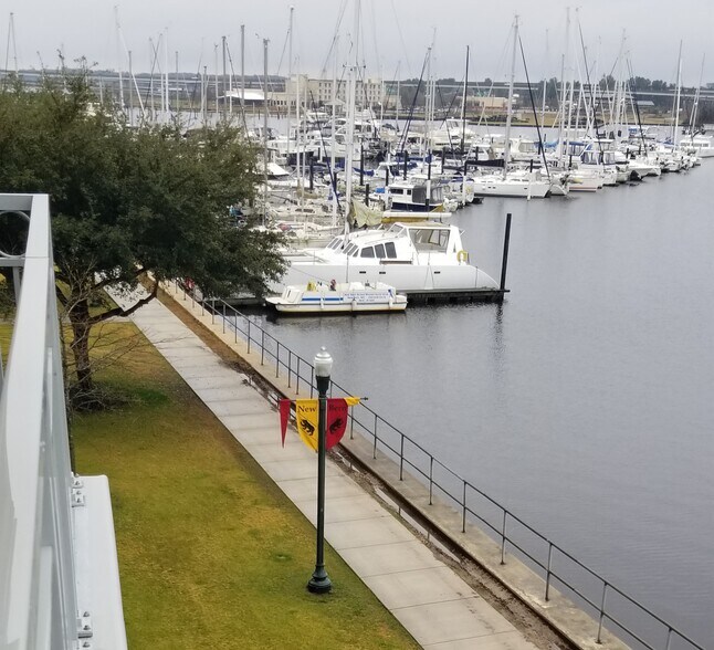 168 sf. balcony overlooks Trent River - 225 Sky Sail Blvd