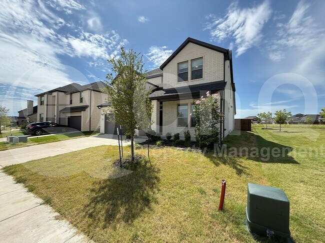 Building Photo - 405 Loganberry Dr