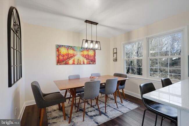 Building Photo - 3290 Applegate Ct