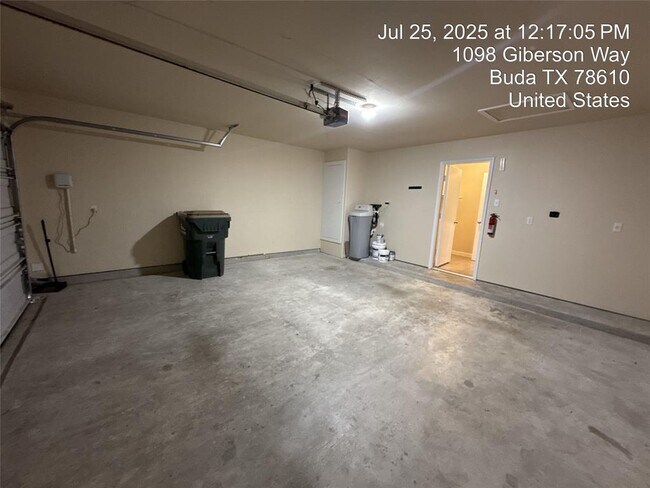 Building Photo - 1098 Giberson Way