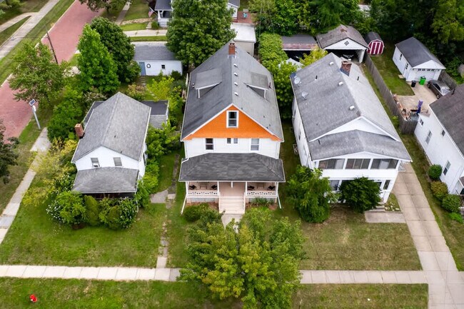 Building Photo - 681 Washington St