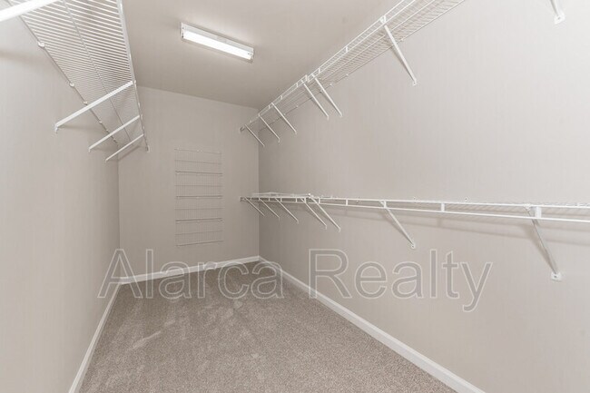 Building Photo - 113 S Wendover Trace Ave
