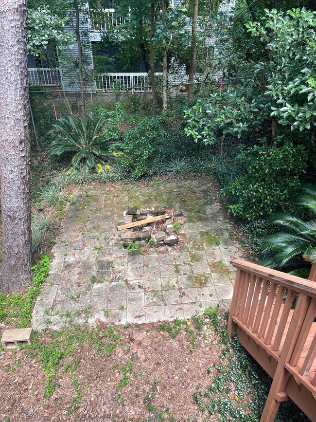 Building Photo - Huge 2/2.5 off Apalachee Parkway!