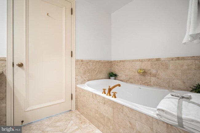 Building Photo - 1111 23rd St NW