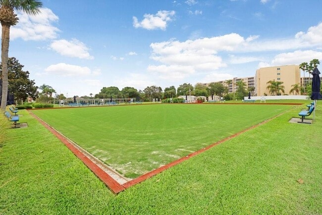 Building Photo - 2306 Lancaster Dr