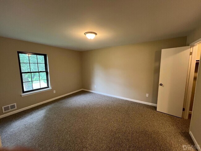 Building Photo - 18 Foxhall