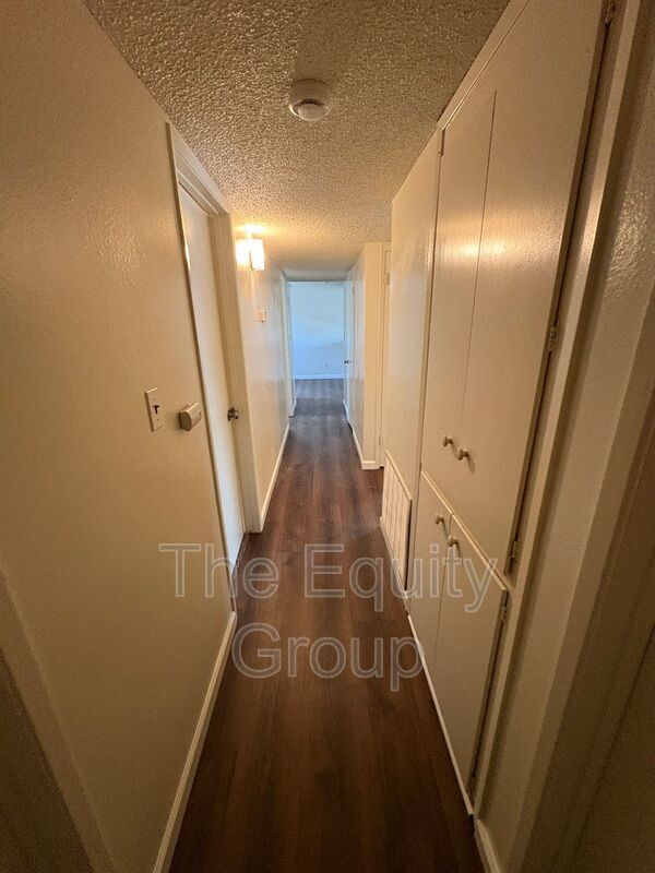 Building Photo - 1646 S Dollner St