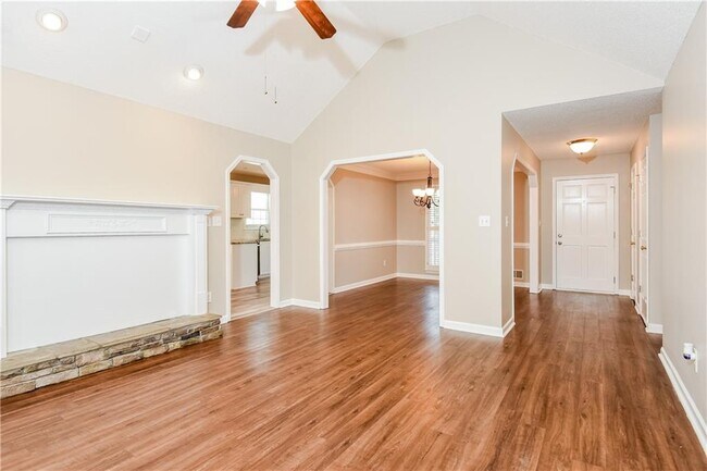 Building Photo - 316 Kings Walk