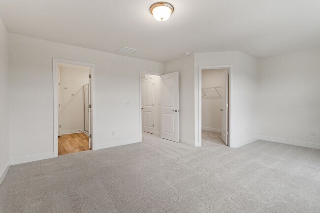 Building Photo - 30 Snowshill St