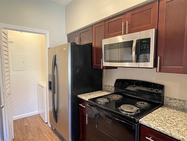 Building Photo - 6500 Harbor Town Dr