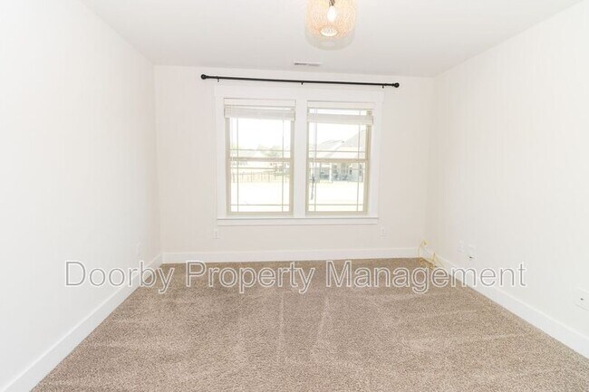 Building Photo - 65 Morning Mist Dr