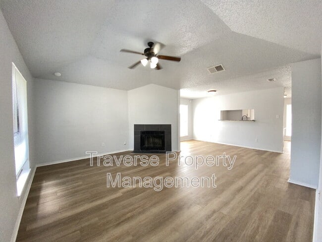 Building Photo - 209 Hickory Springs Dr