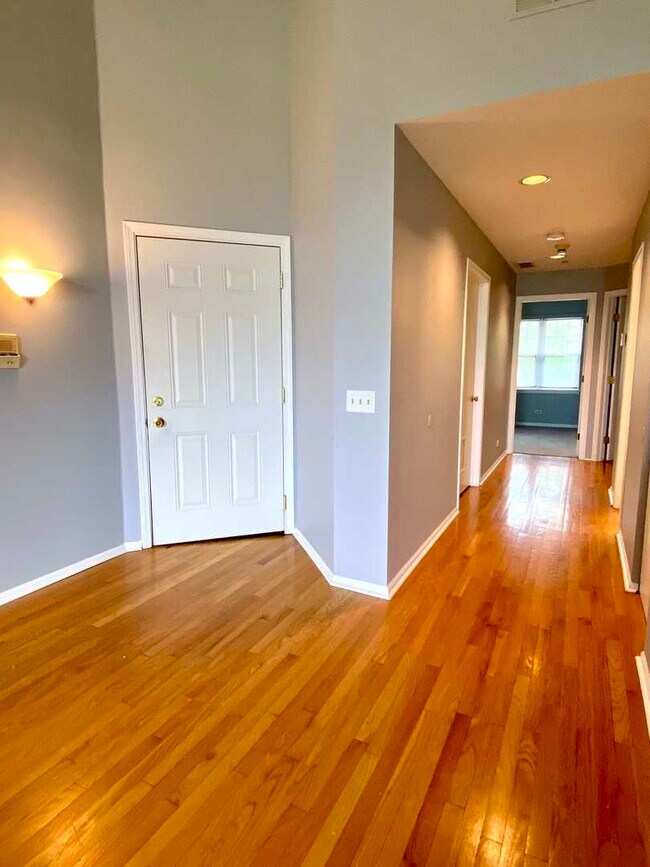 Building Photo - 5S510 Scots Dr